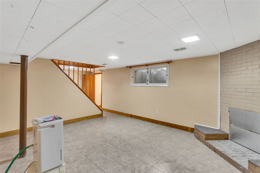 128 Crescent Hill Dr