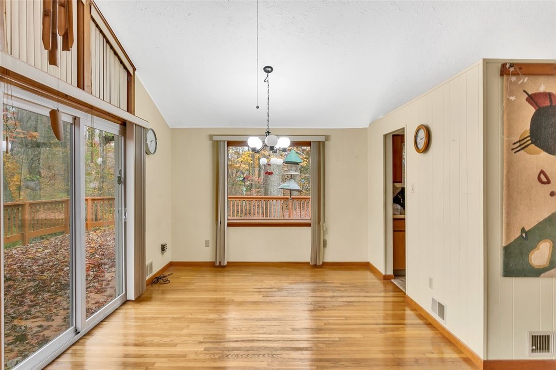 128 Crescent Hill Dr