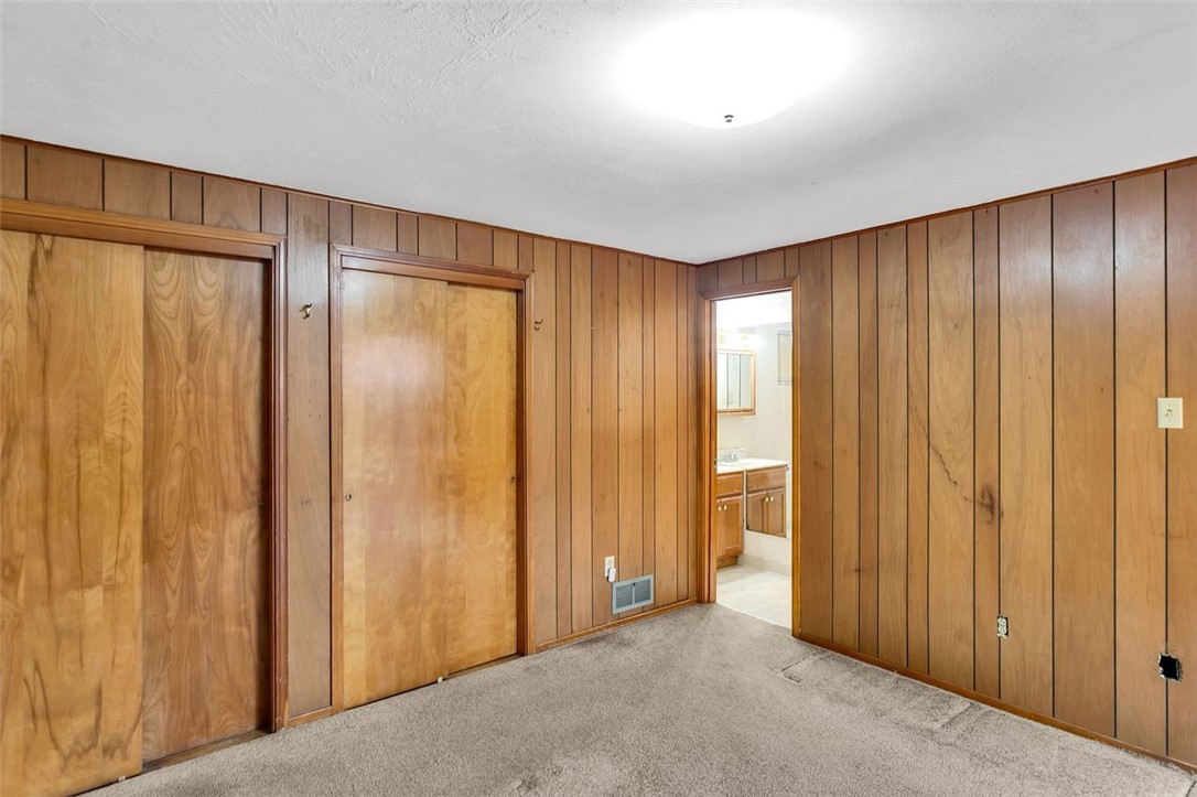 128 Crescent Hill Dr