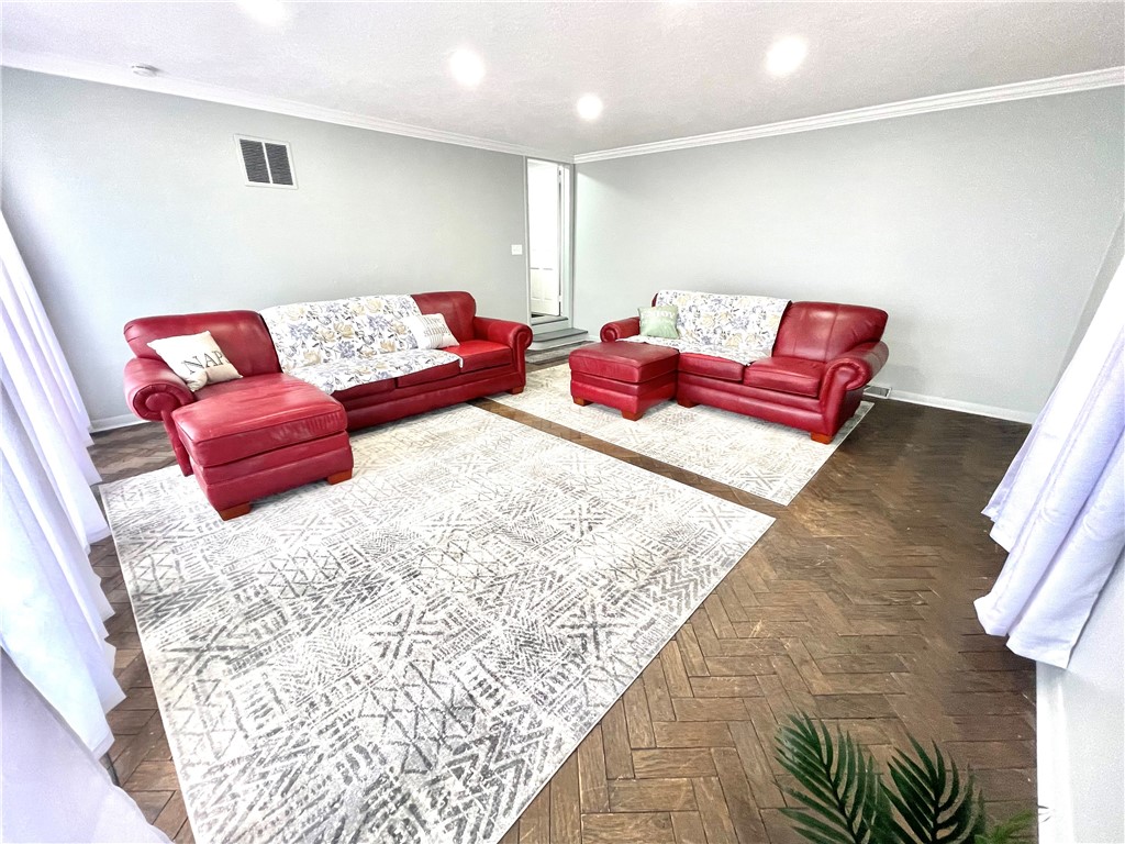 22 Frankford Ln