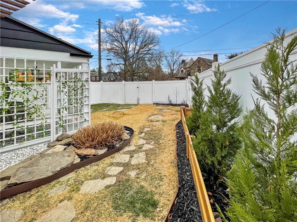22 Frankford Ln