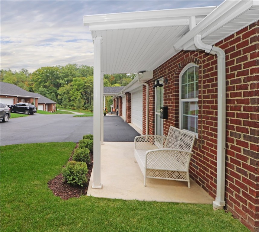 106 Aiden Ln