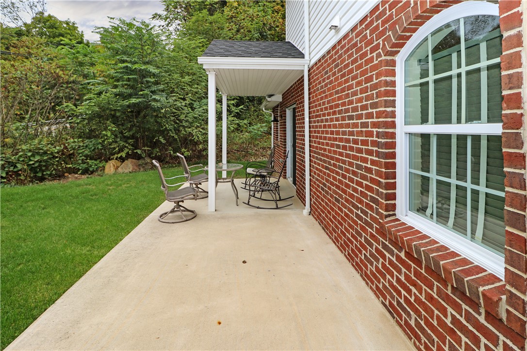 106 Aiden Ln