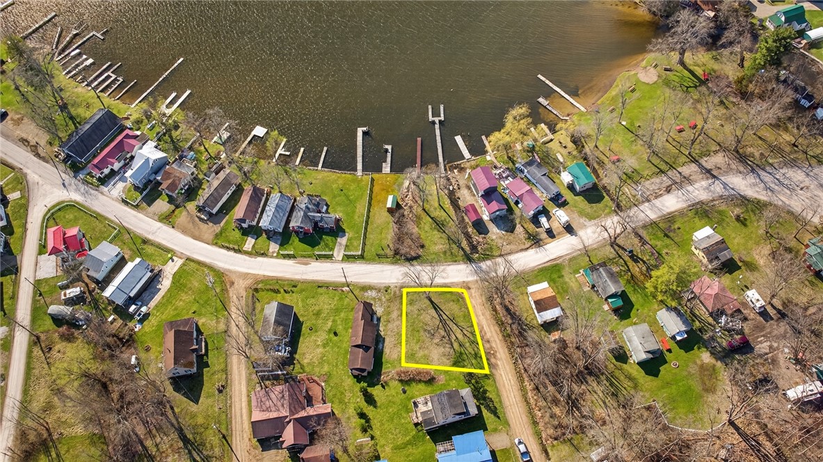 24186 Lakeview Dr