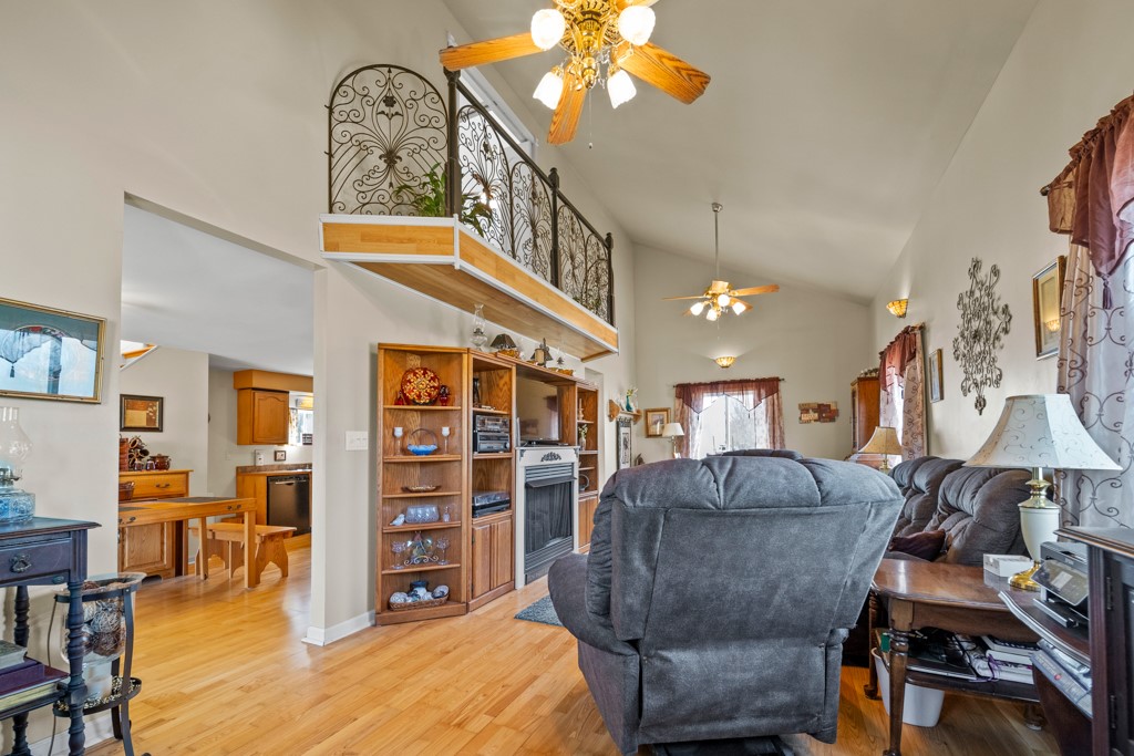 36161 BEECHWOOD Avenue