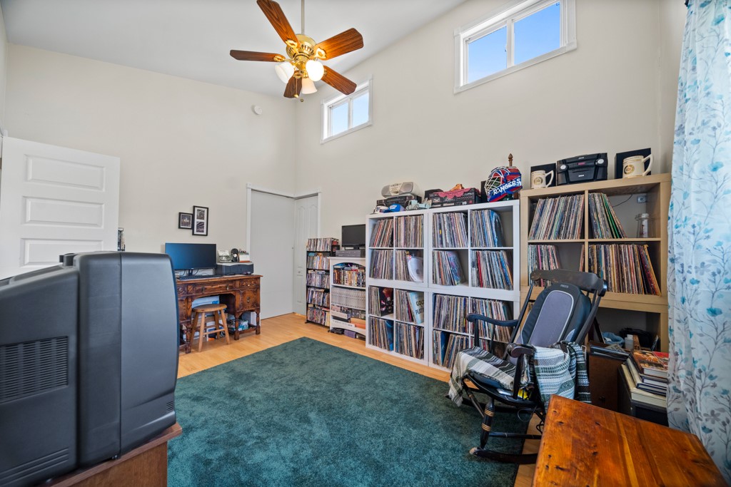 36161 BEECHWOOD Avenue