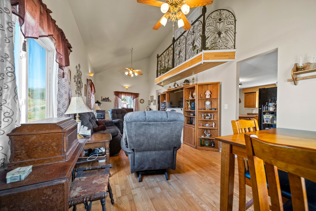 36161 BEECHWOOD Avenue