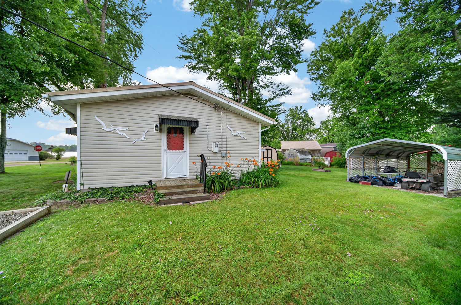 24507 Sandburg DRIVE