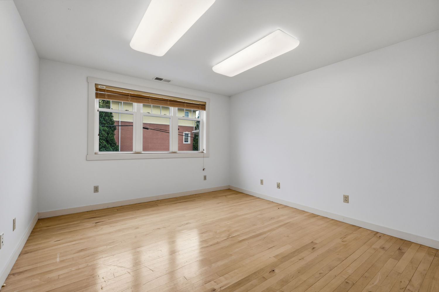309 E Saltwork St STREET