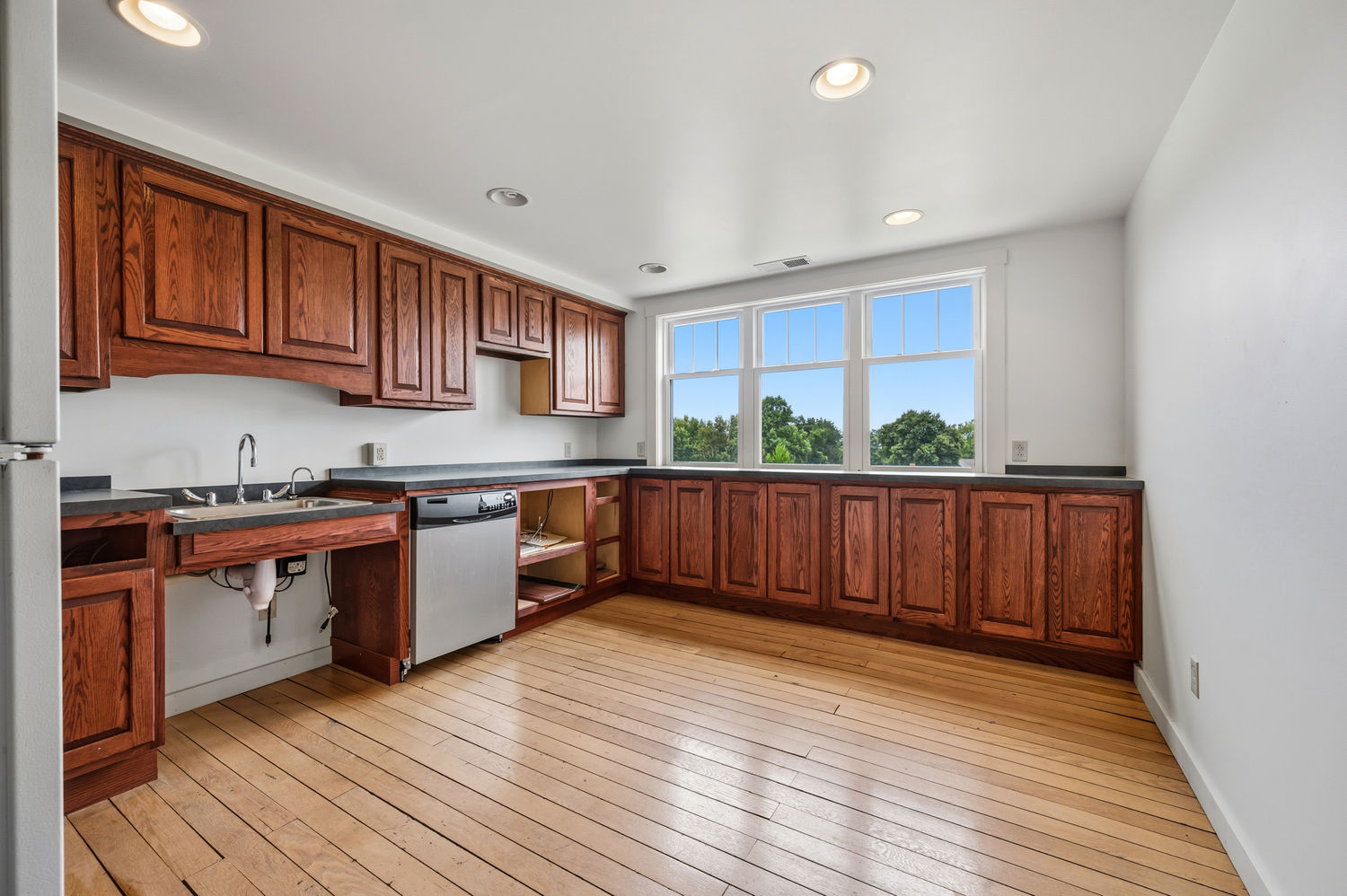 309 E Saltwork St STREET