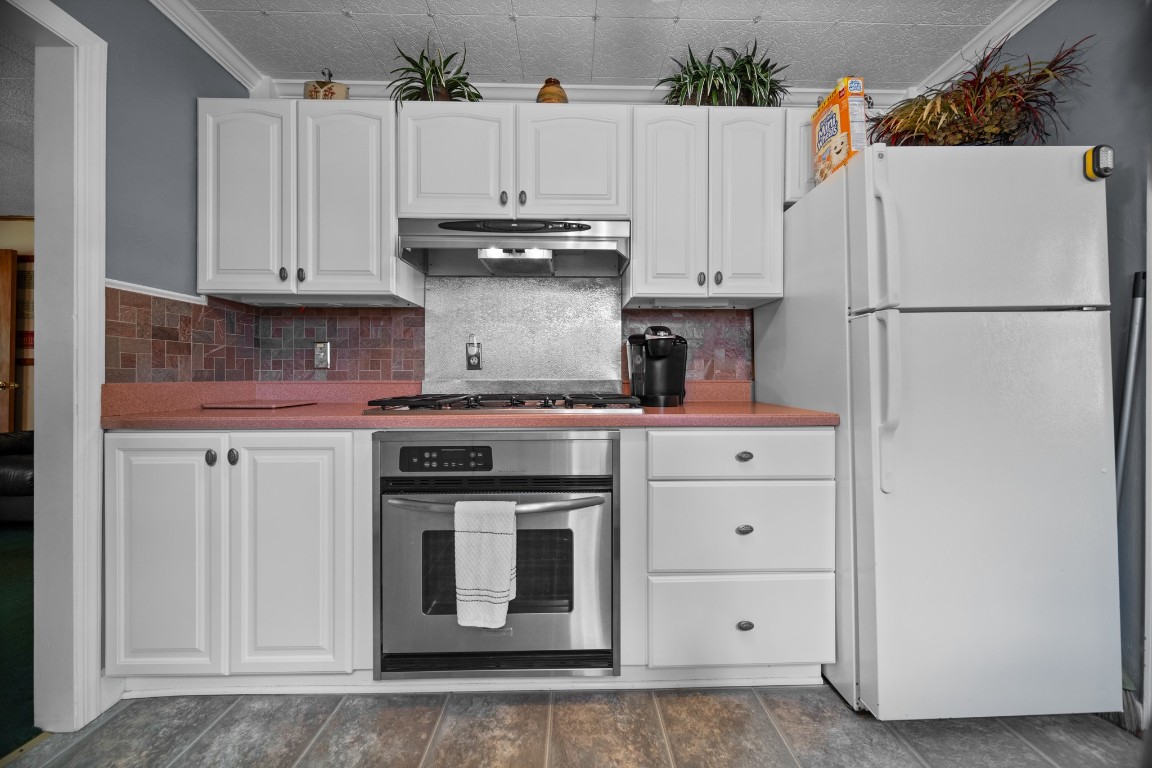 24530 SANDBURG Drive