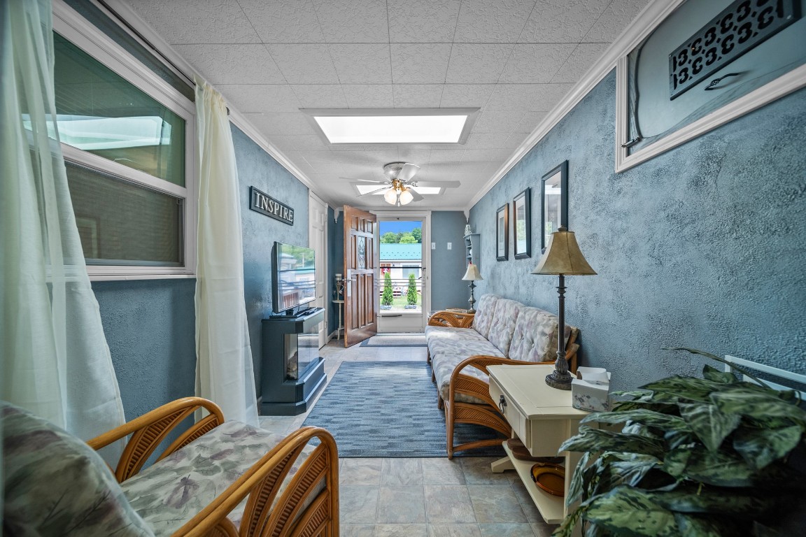 24530 SANDBURG Drive