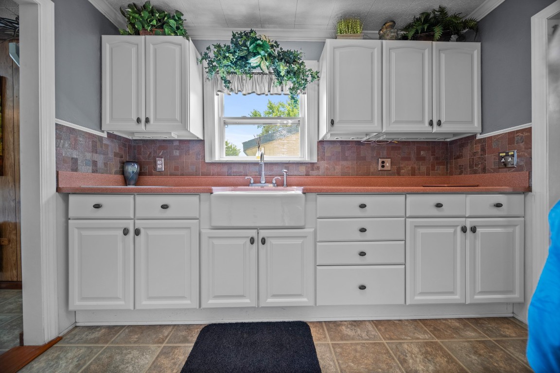 24530 SANDBURG Drive