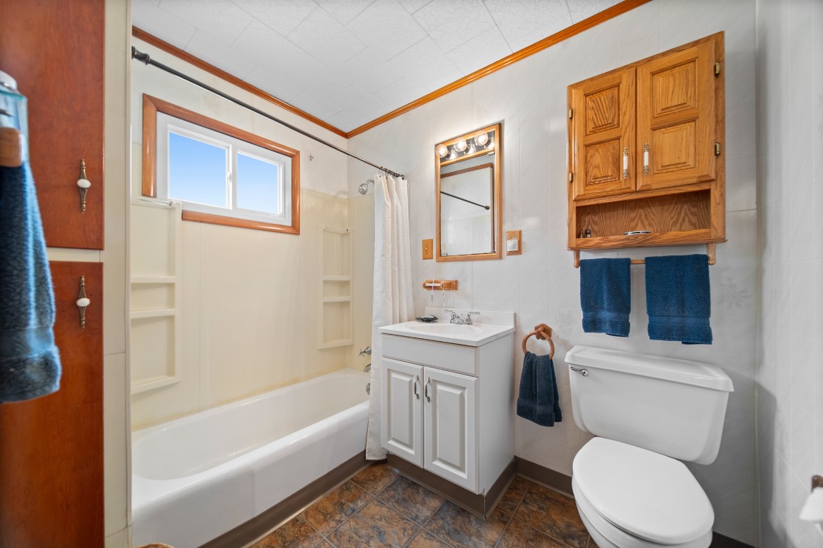 24530 SANDBURG Drive