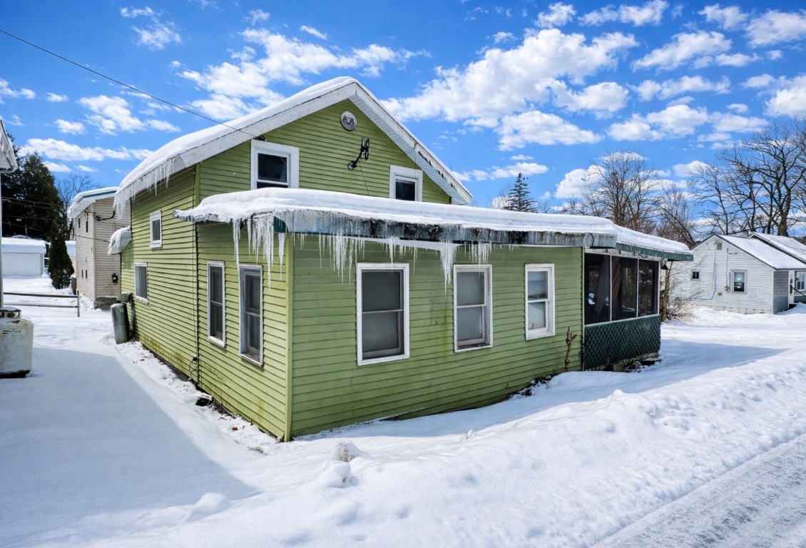 36111 BEECHWOOD Avenue