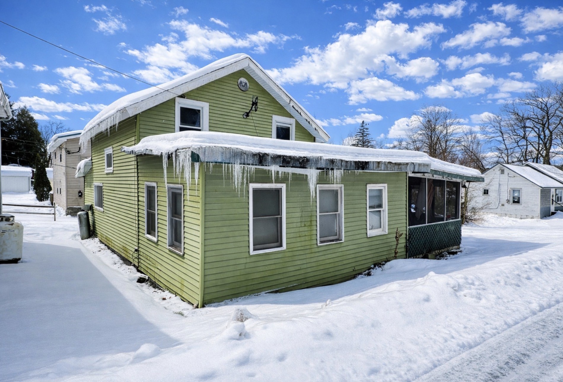 36111 BEECHWOOD Avenue