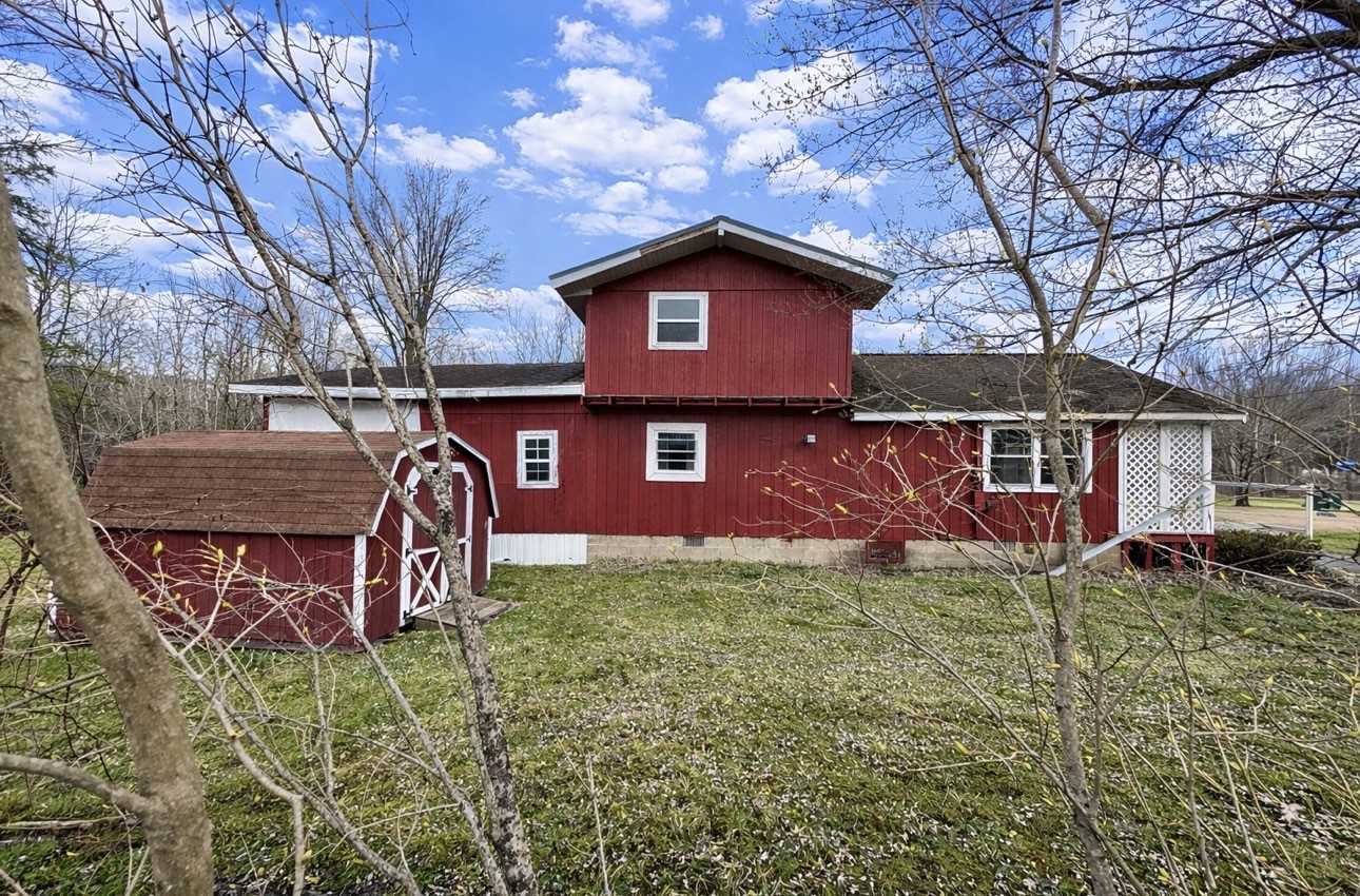 24689 WESTVIEW Drive