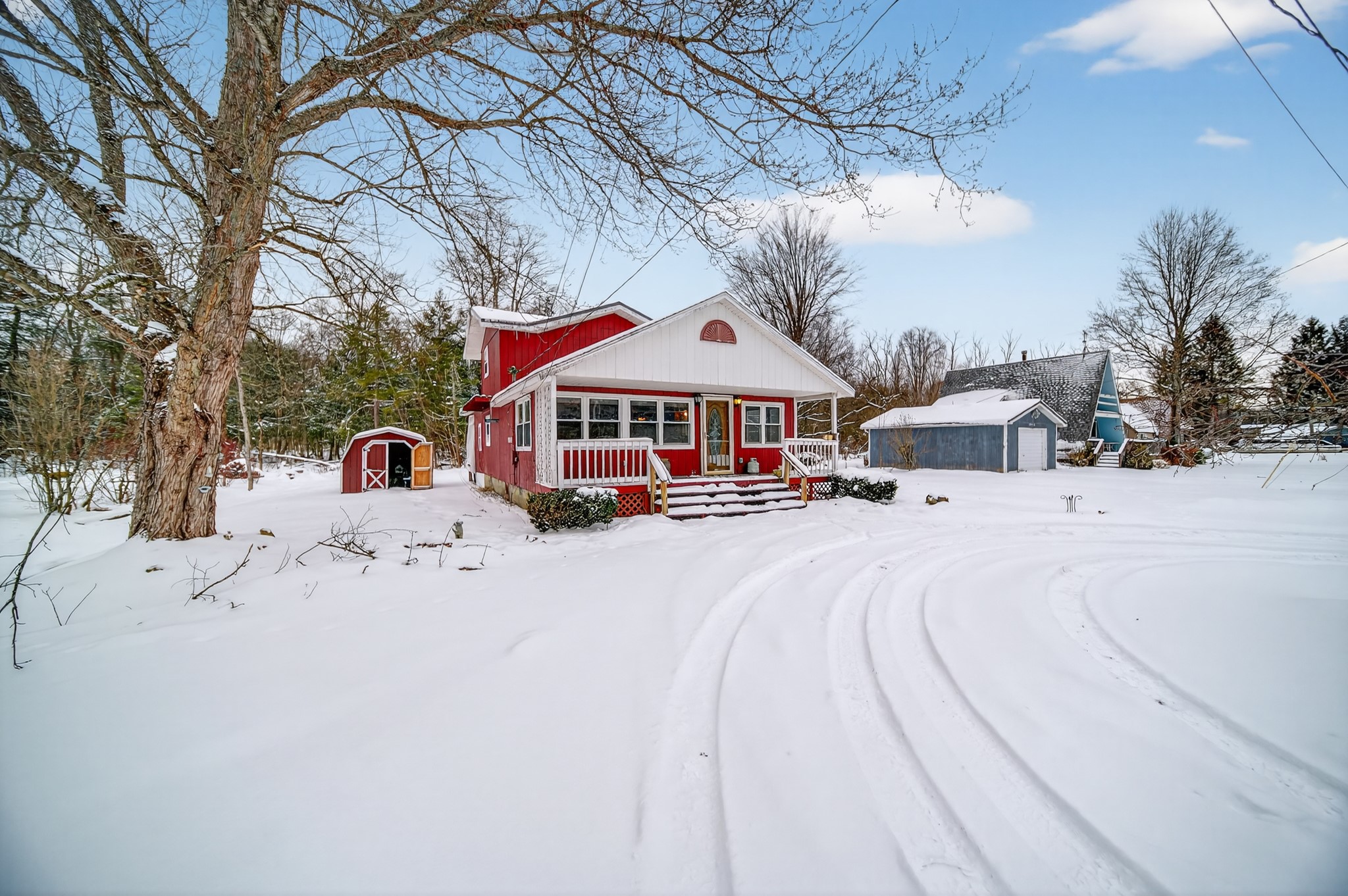 24689 WESTVIEW Drive