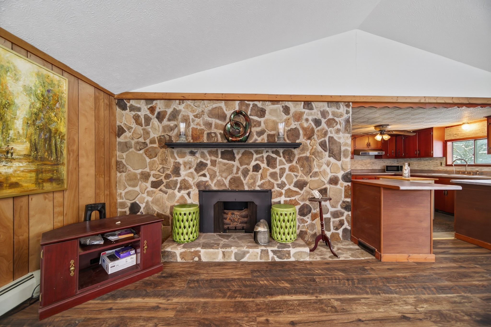 24689 WESTVIEW Drive