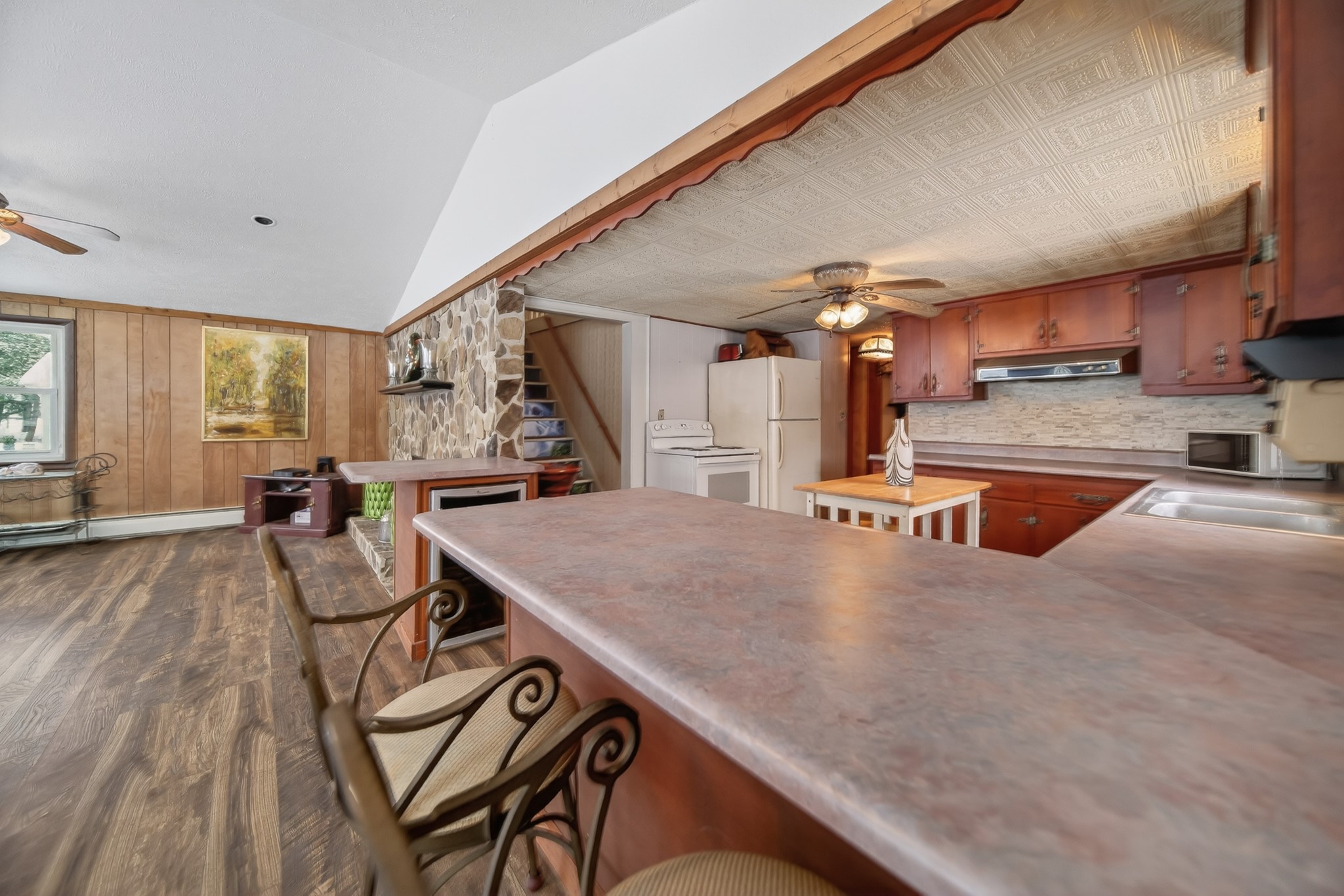 24689 WESTVIEW Drive