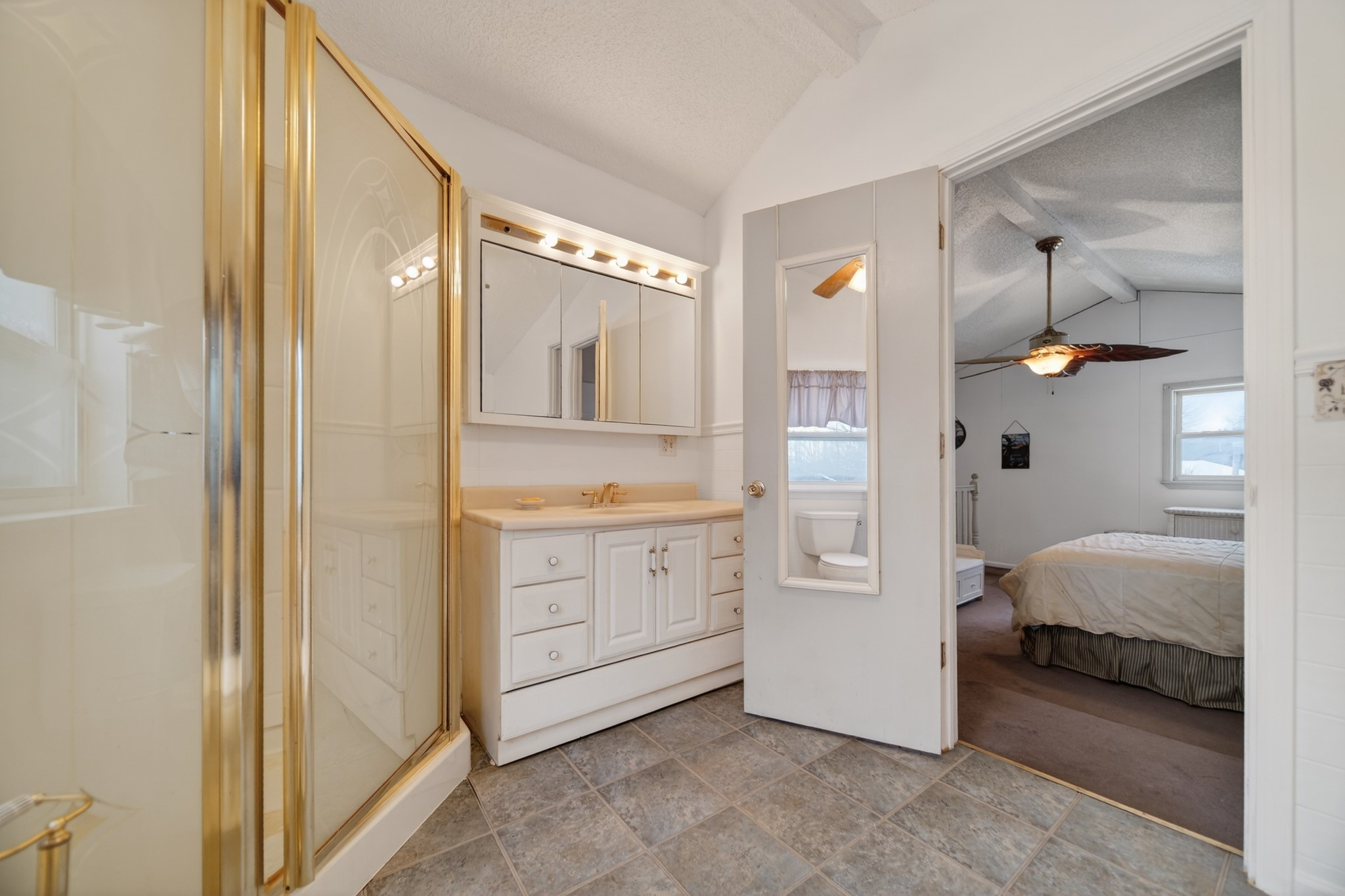 24689 WESTVIEW Drive