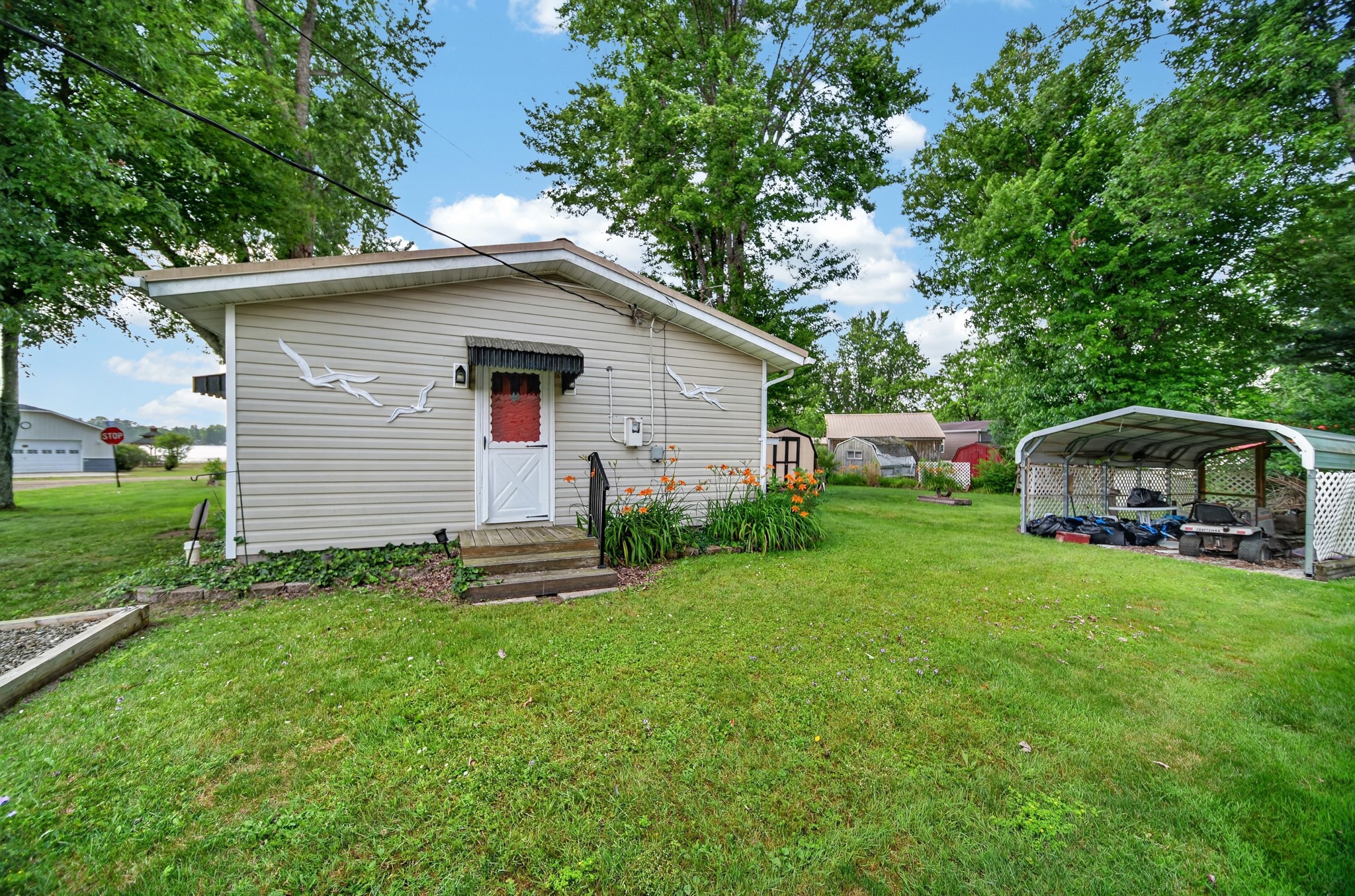 24507 SANDBURG Drive