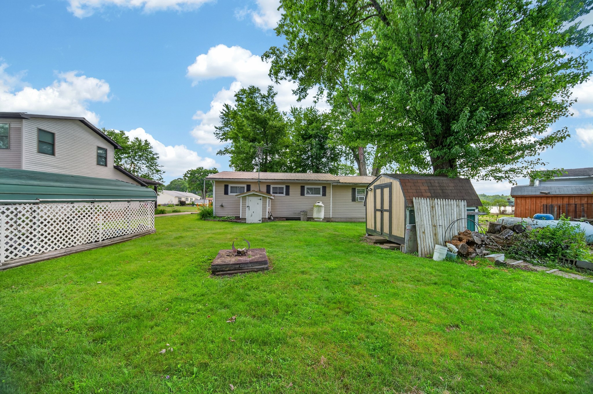 24507 SANDBURG Drive