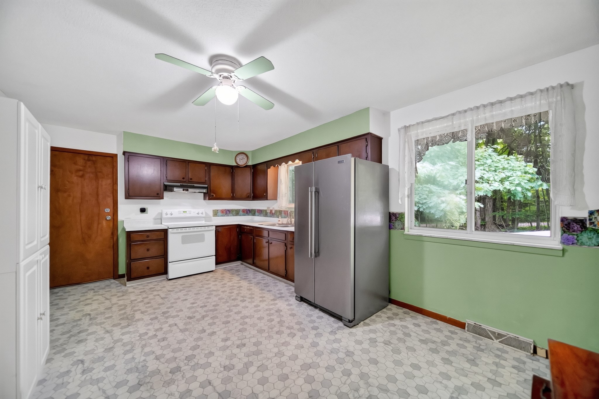 35999 LAKE SHORE Drive