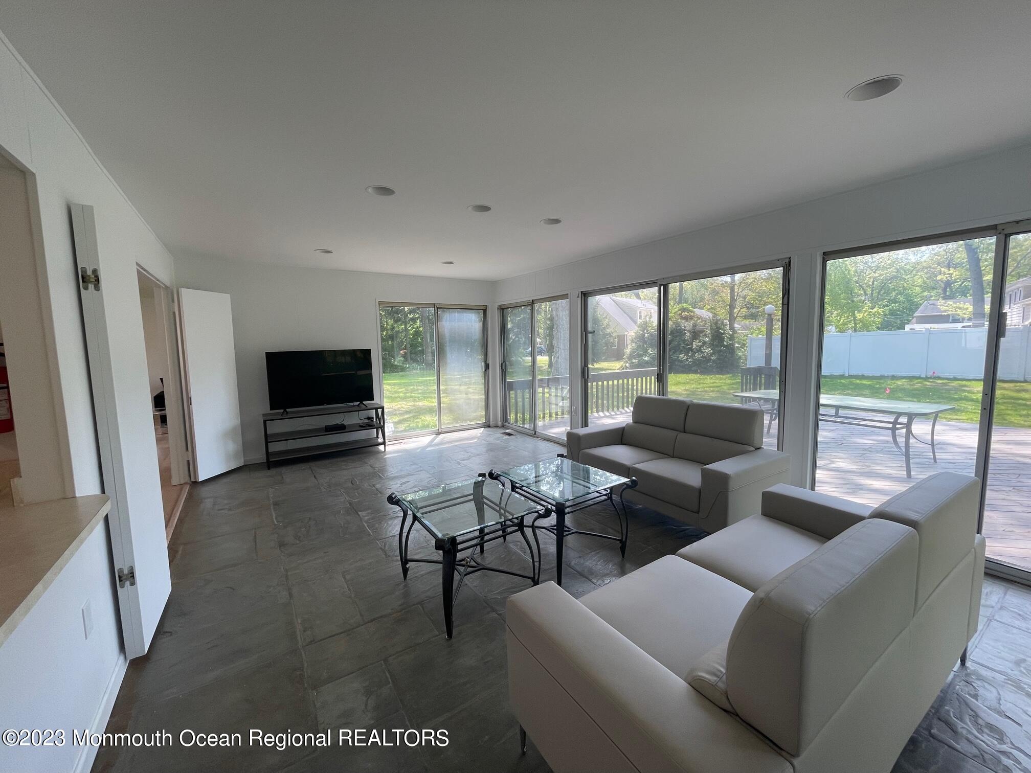 12 Greenbrier Road