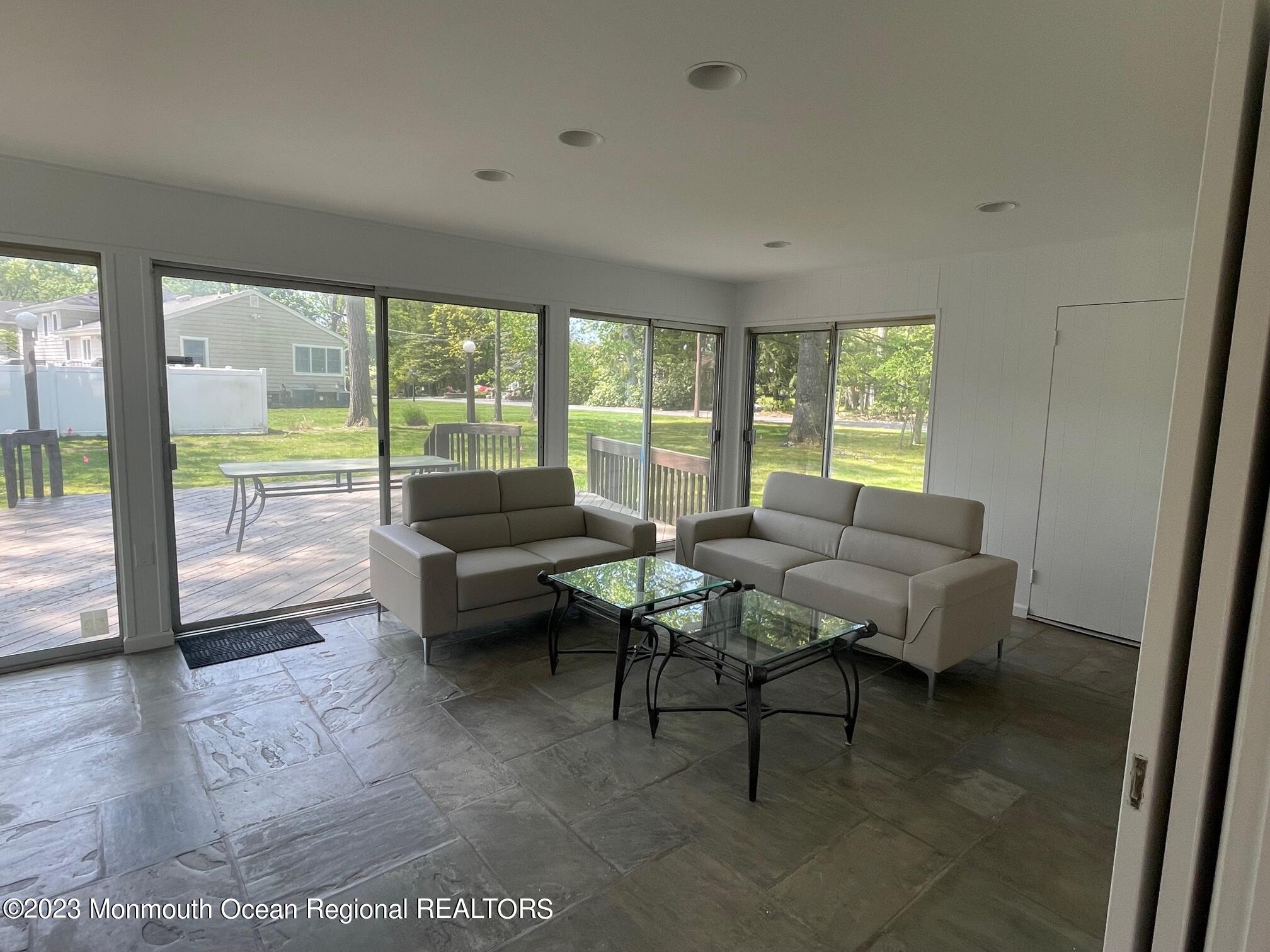 12 Greenbrier Road