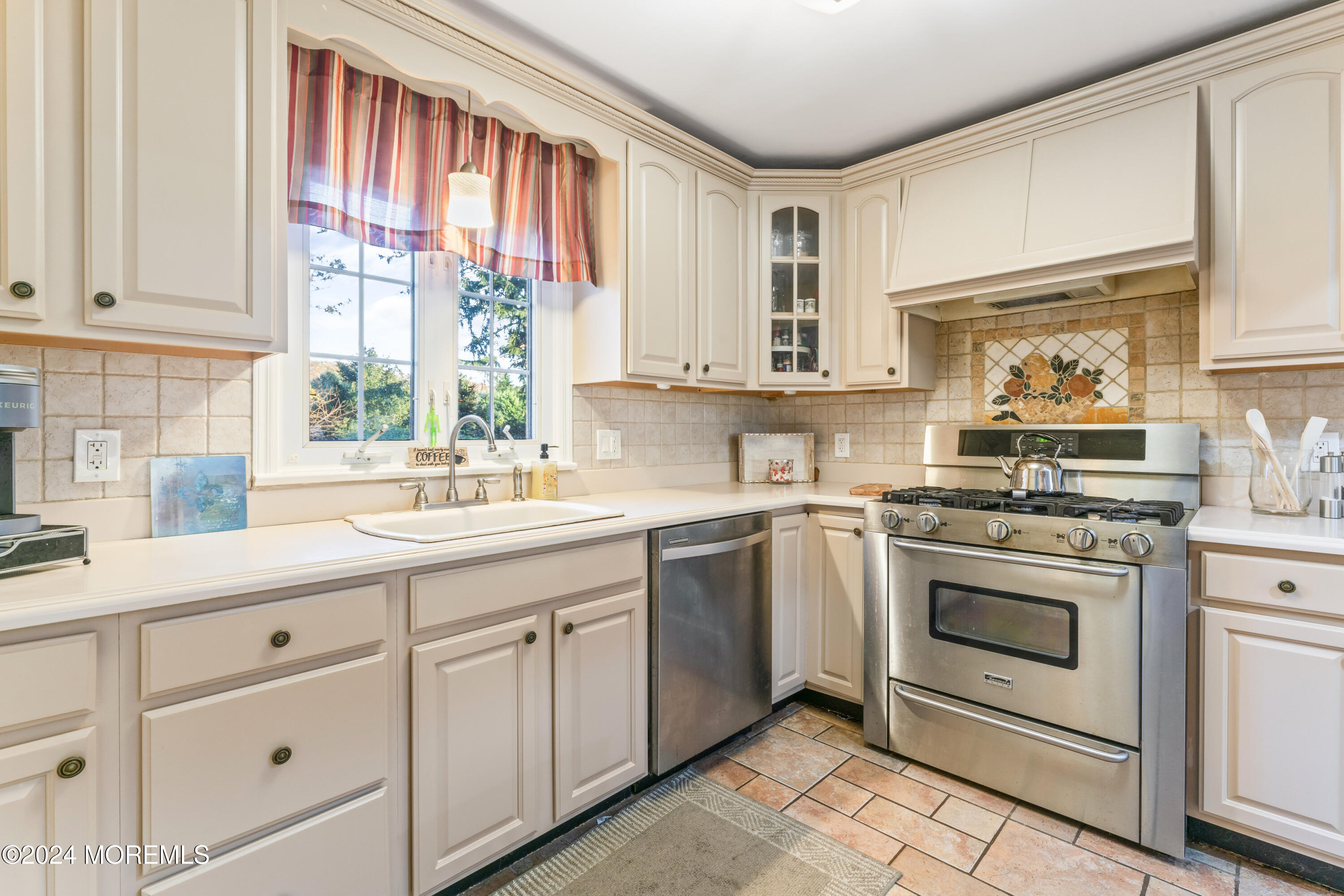 2 Deercrest Drive