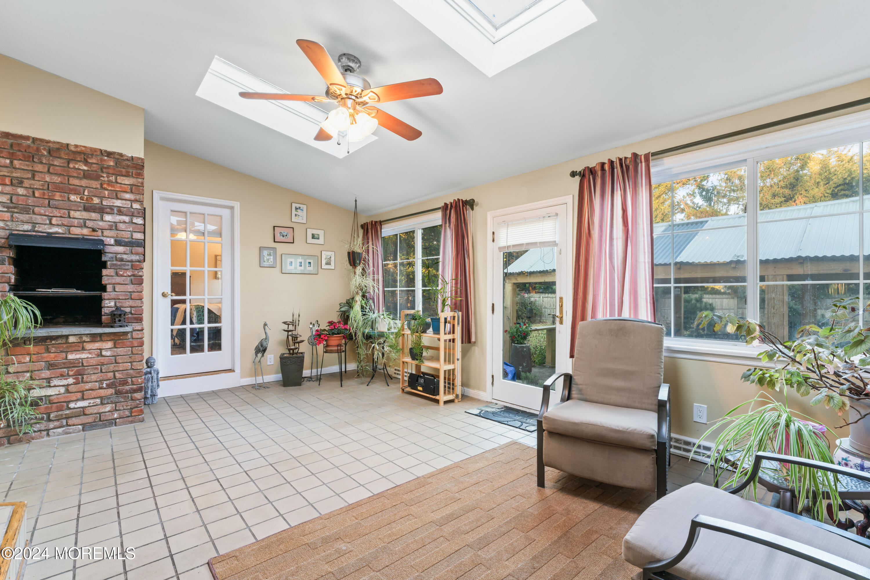 2 Deercrest Drive