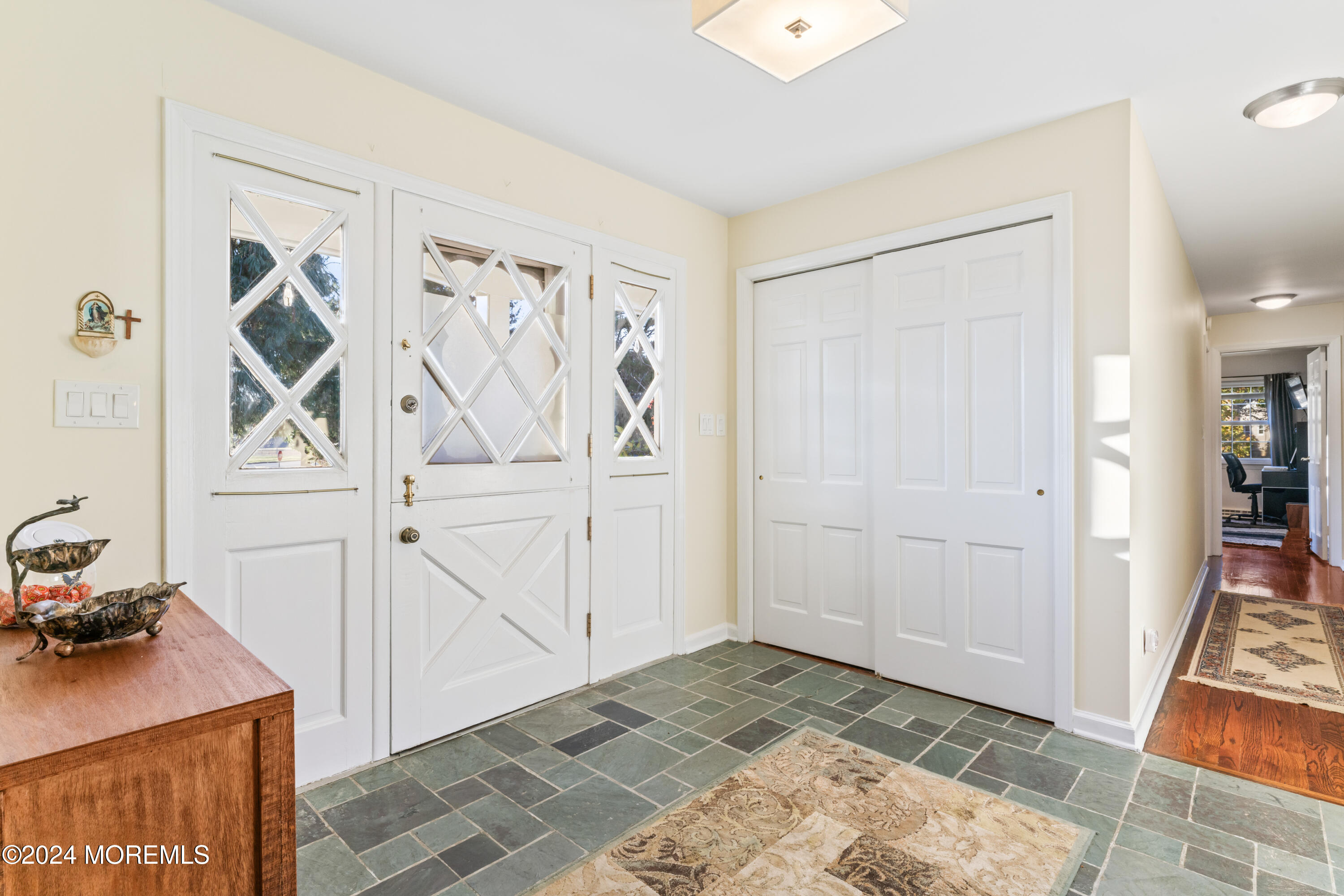 2 Deercrest Drive