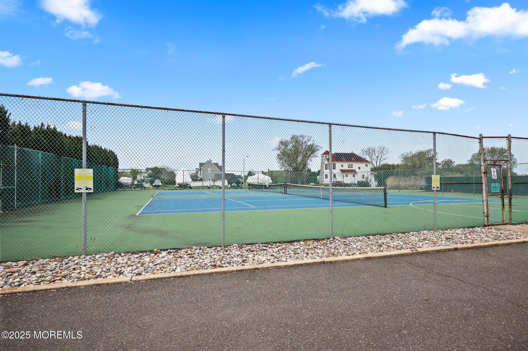 25 Meadow Avenue, 84