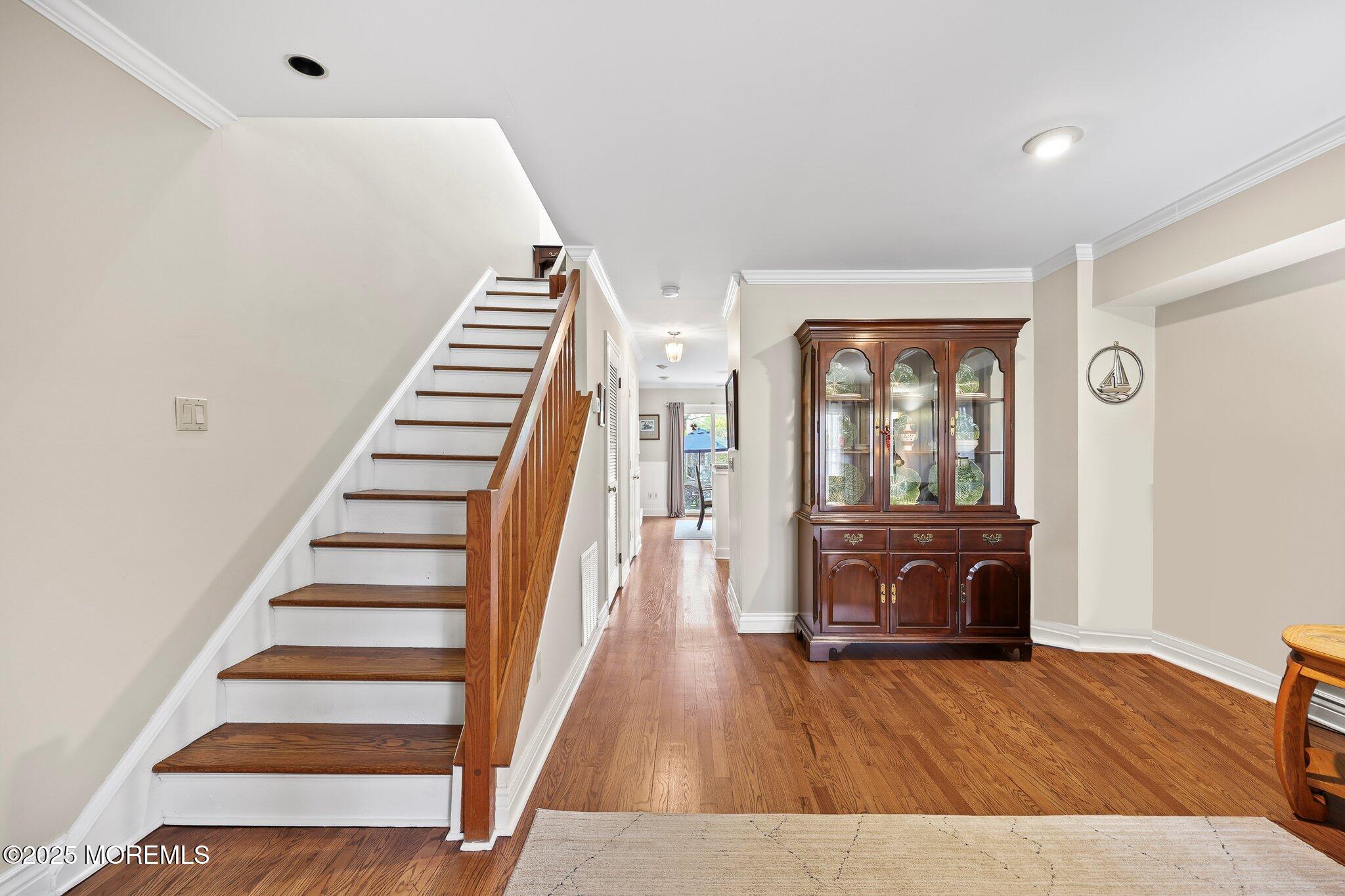 25 Meadow Avenue, 84