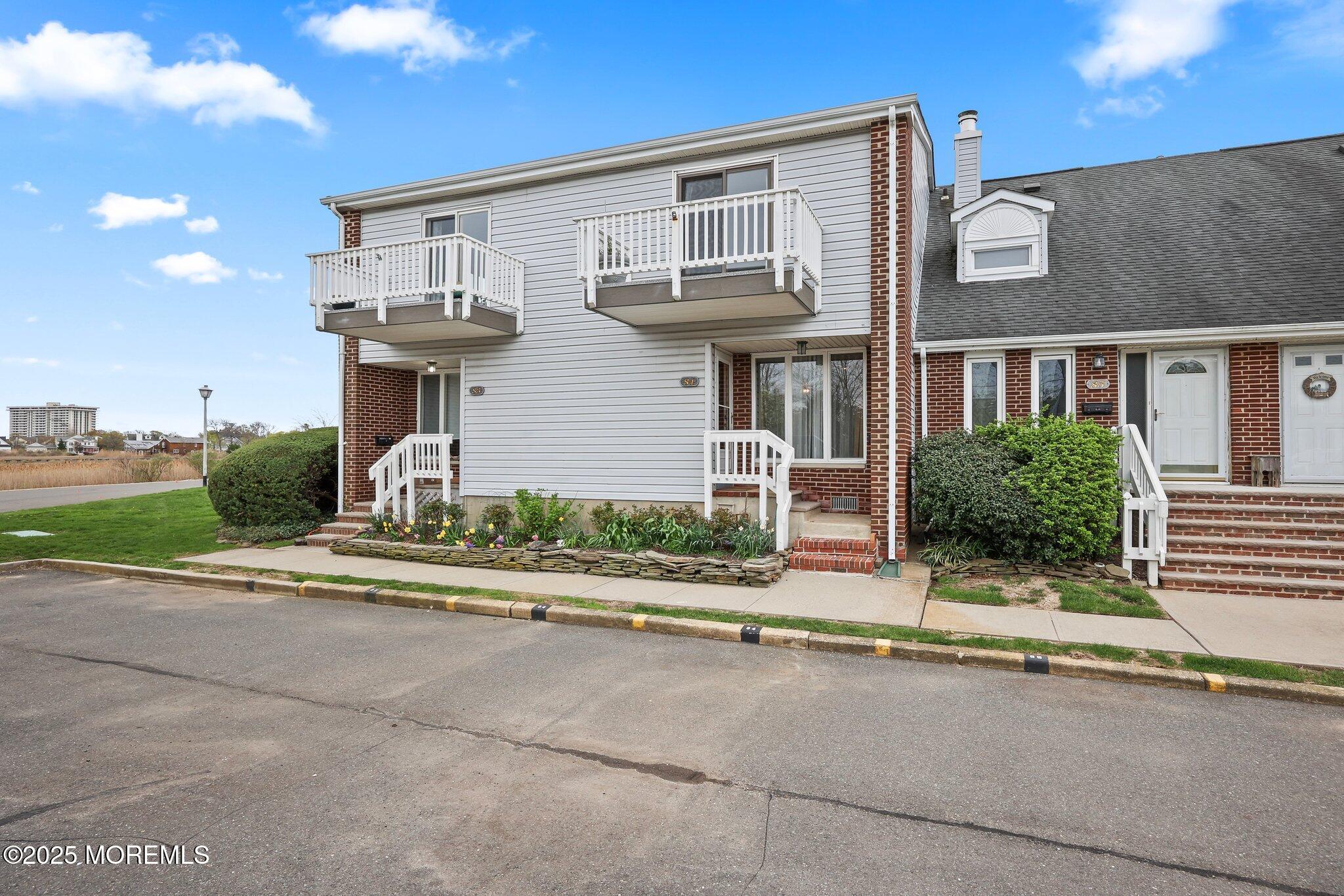 25 Meadow Avenue, 84