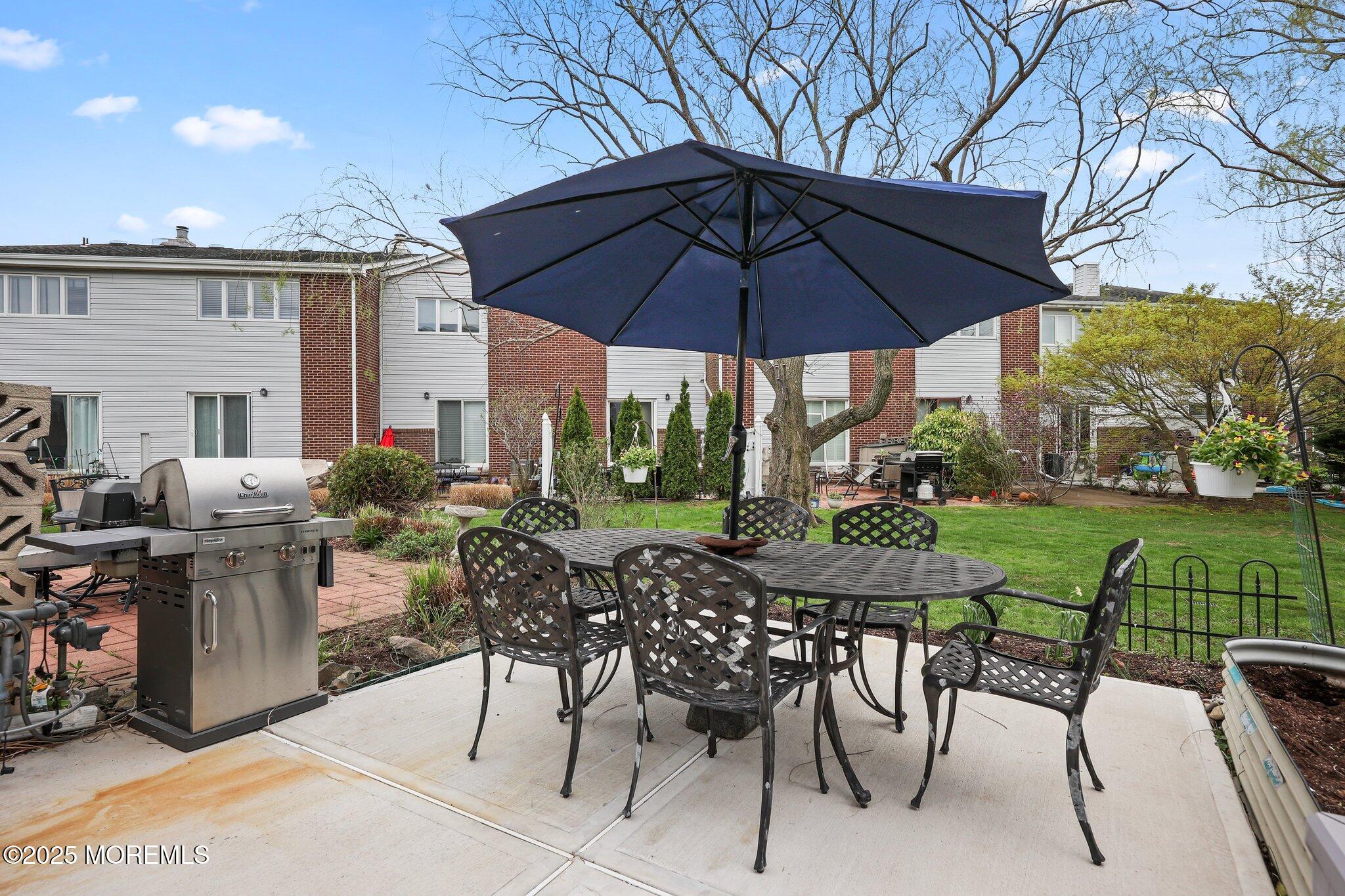 25 Meadow Avenue, 84