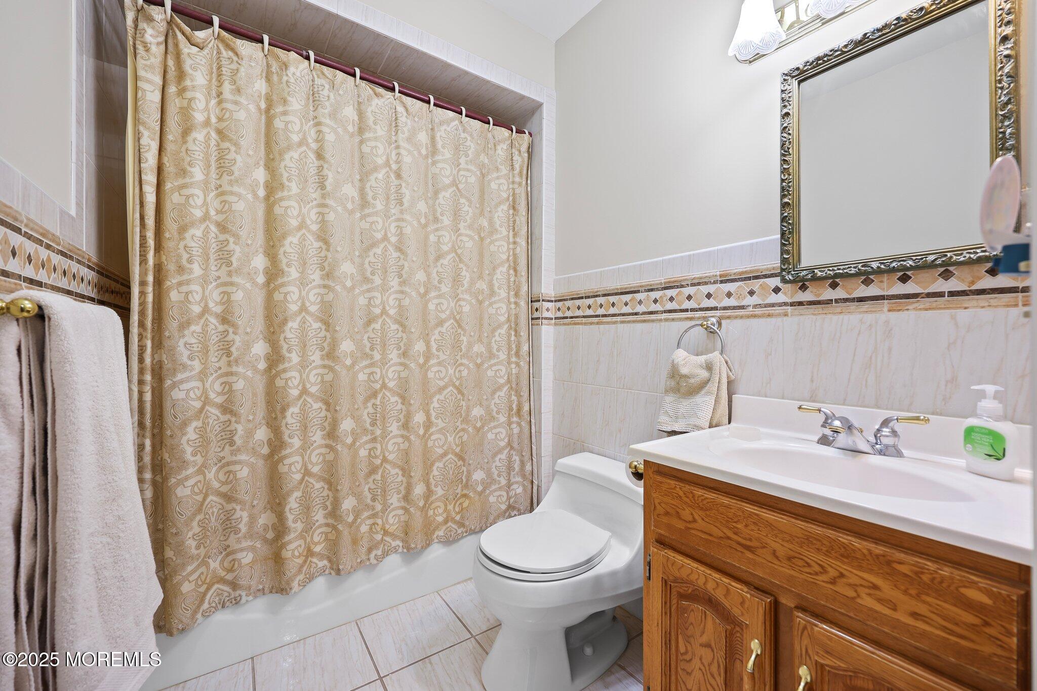 25 Meadow Avenue, 84