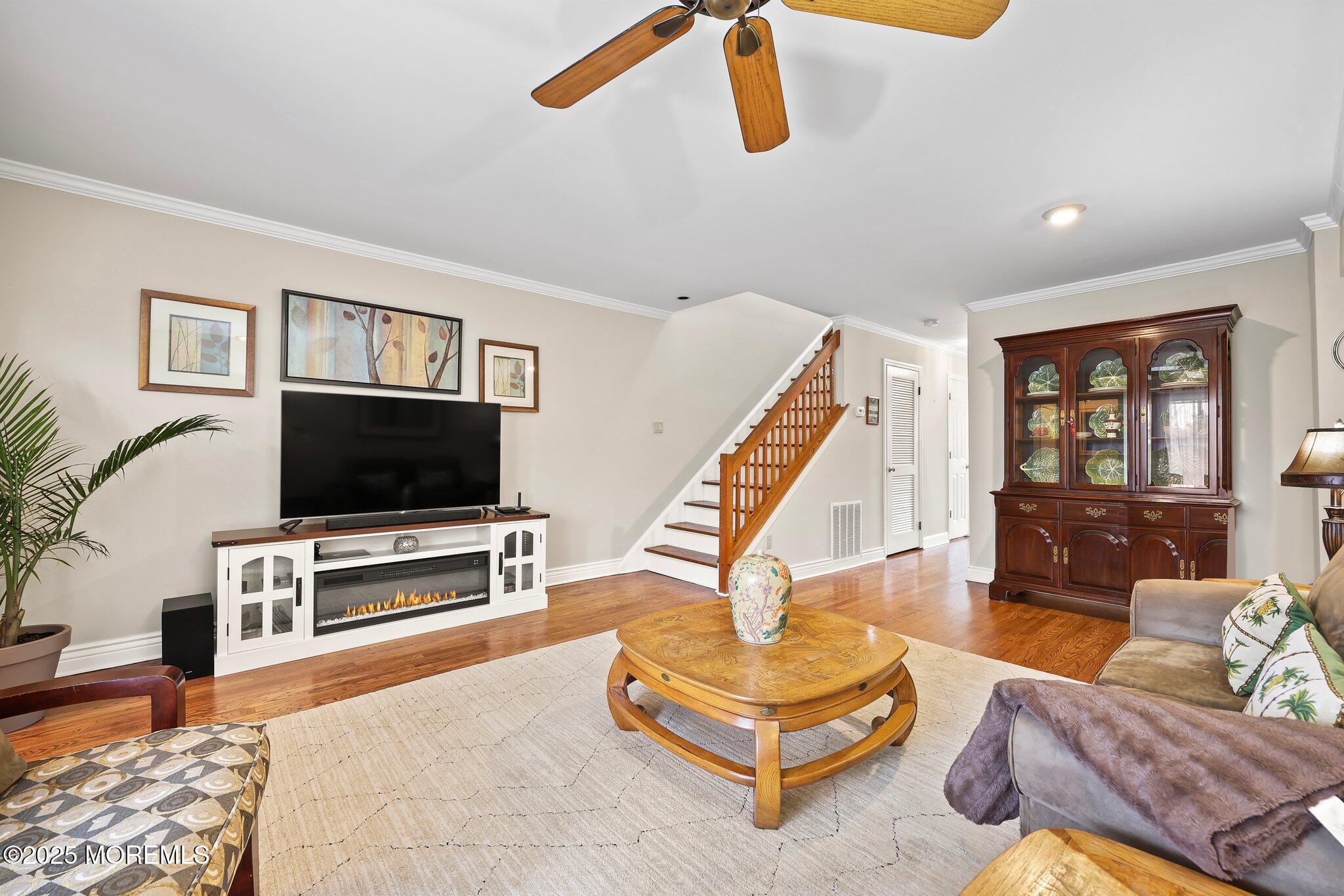 25 Meadow Avenue, 84