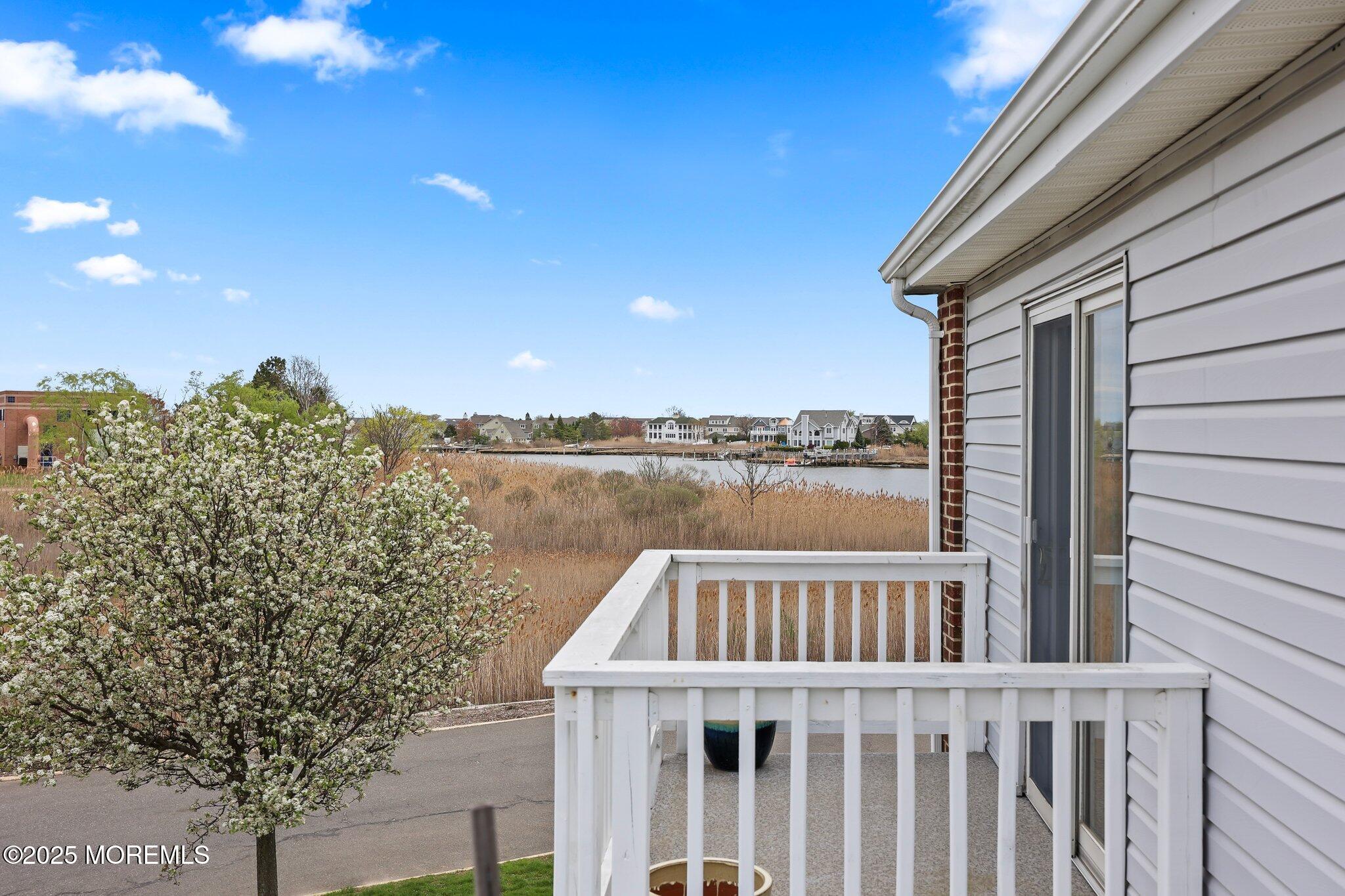 25 Meadow Avenue, 84