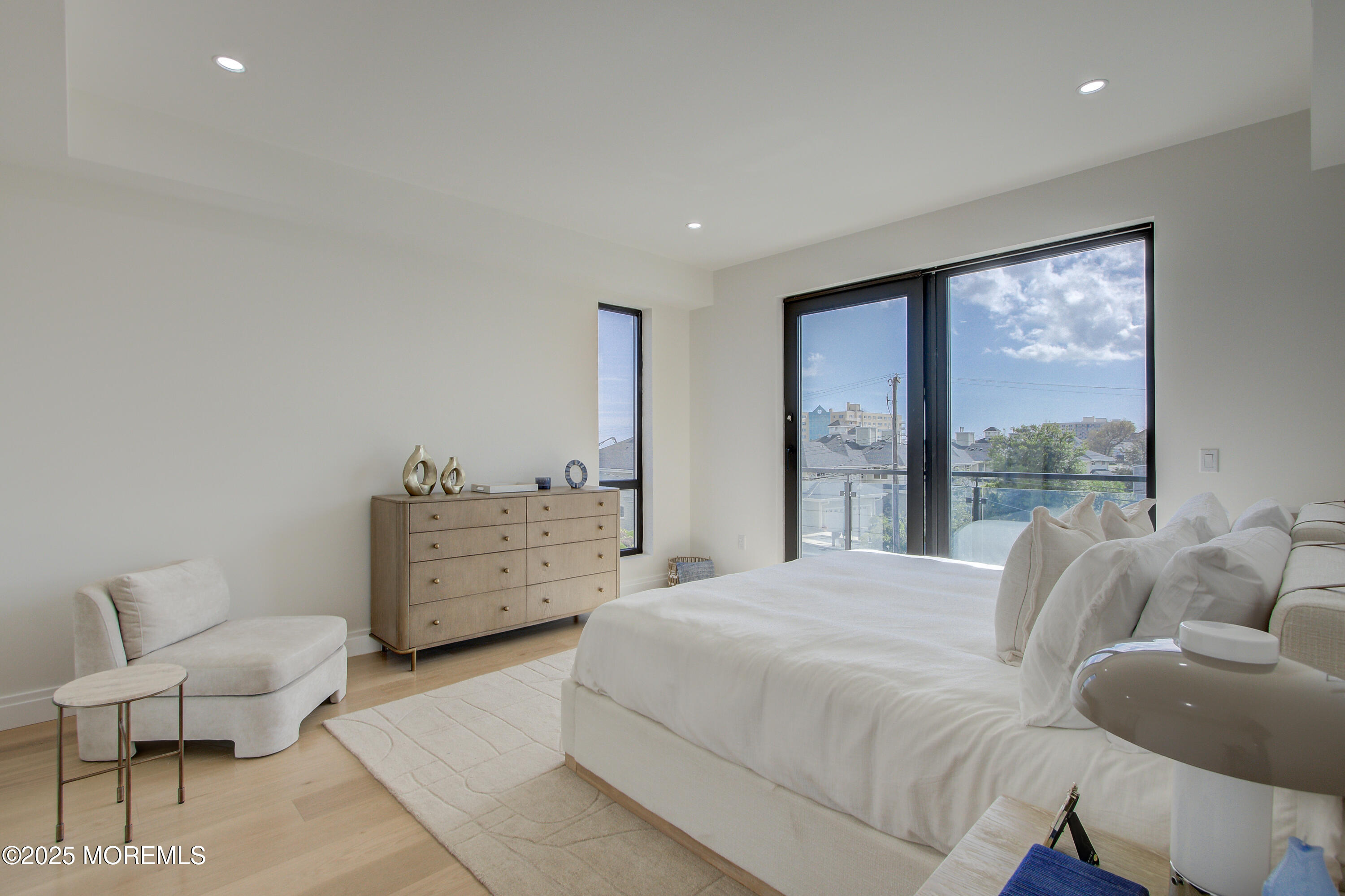345 2nd Avenue, 12