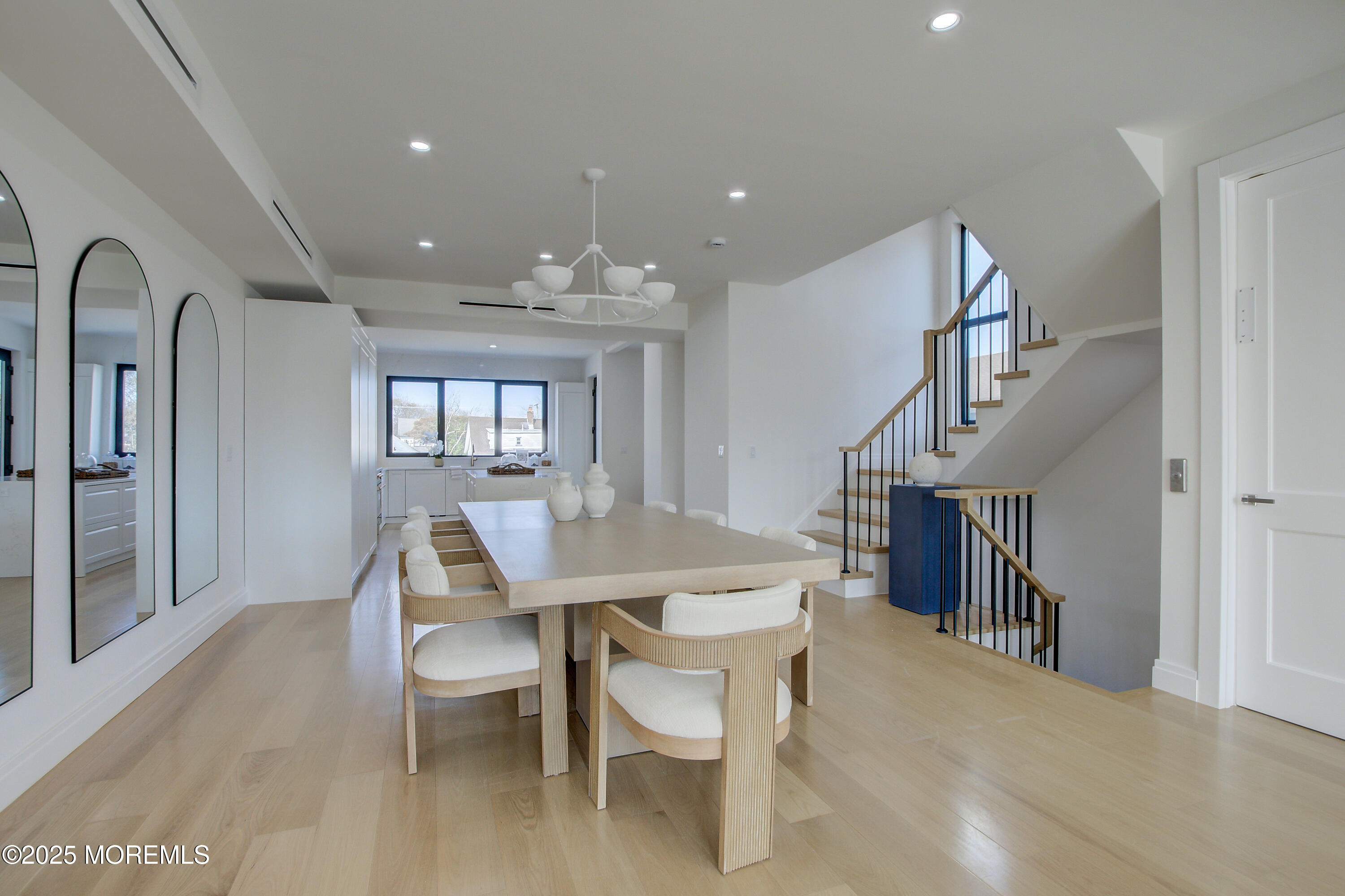 345 2nd Avenue, 14