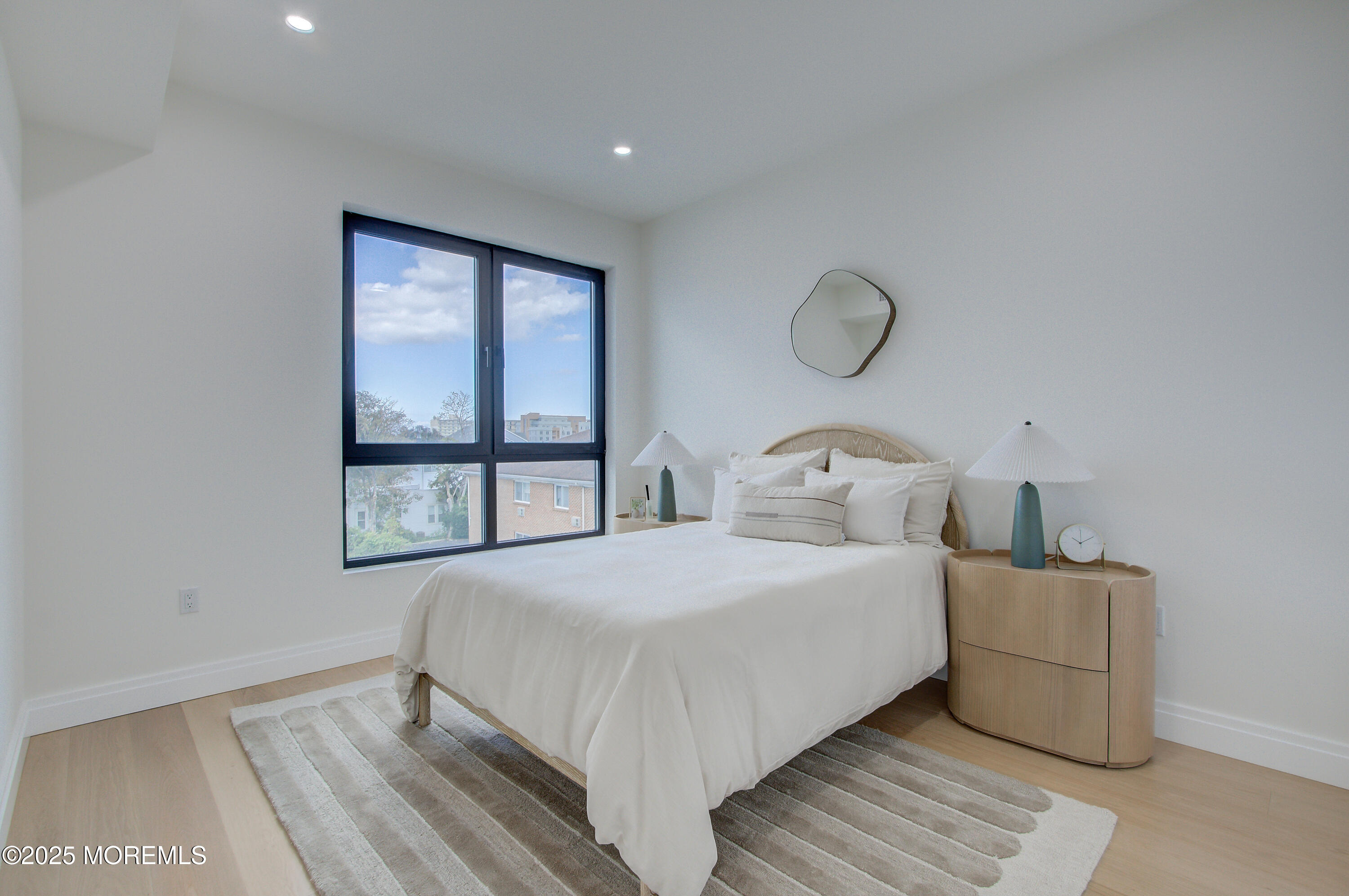 345 2nd Avenue, 14