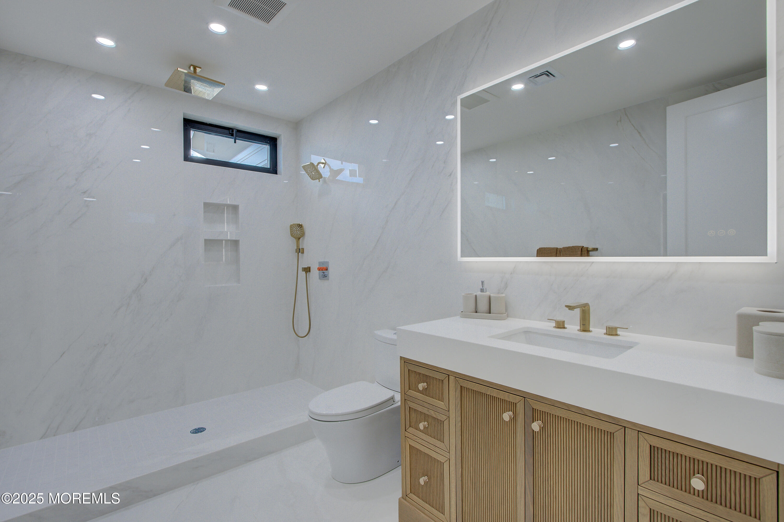 345 2nd Avenue, 14