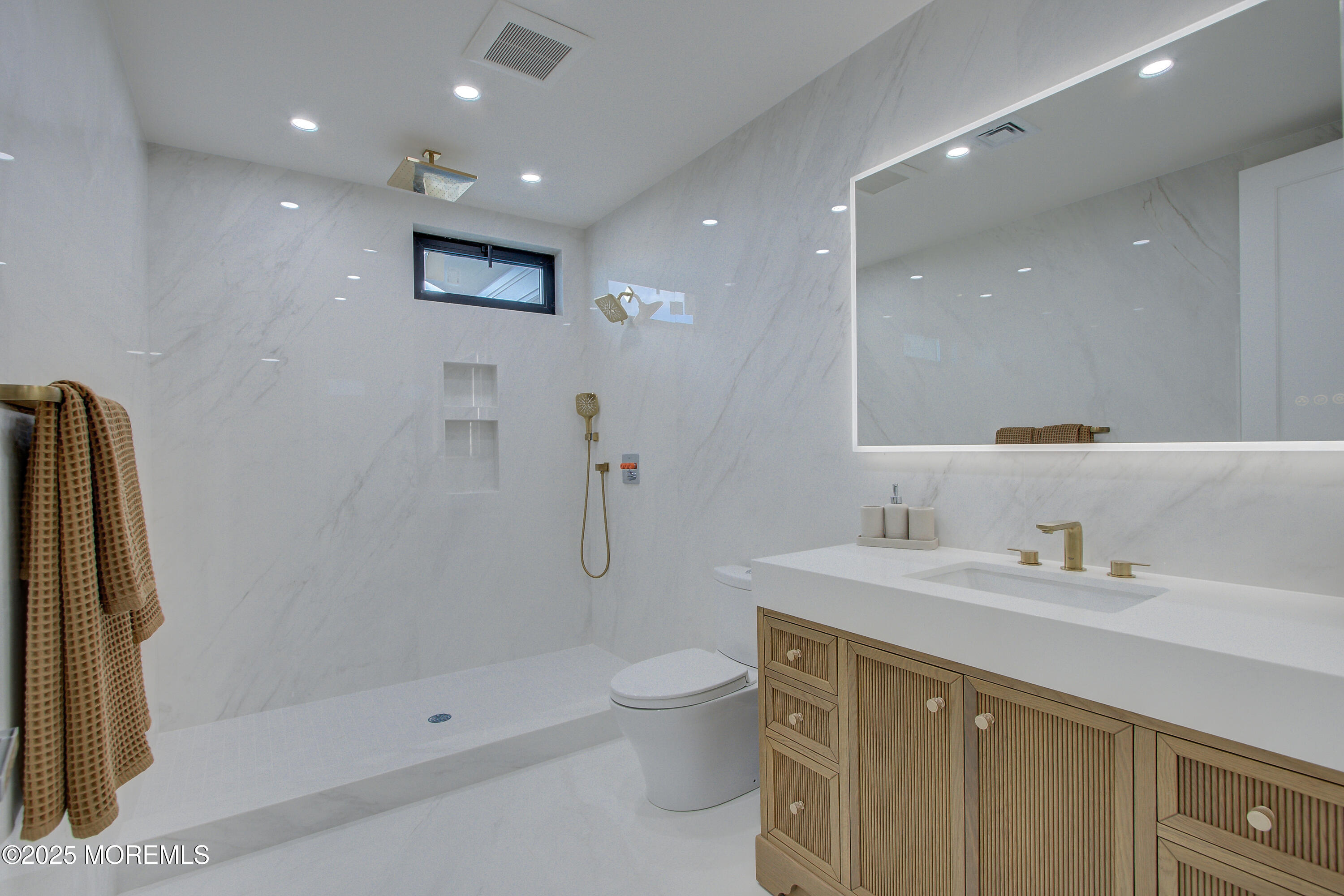 345 2nd Avenue, 14