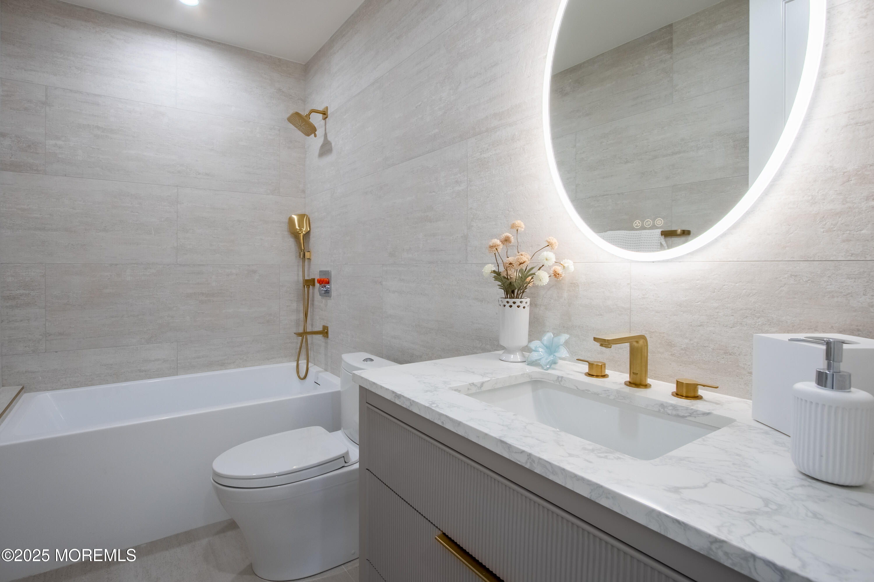 345 2nd Avenue, 11