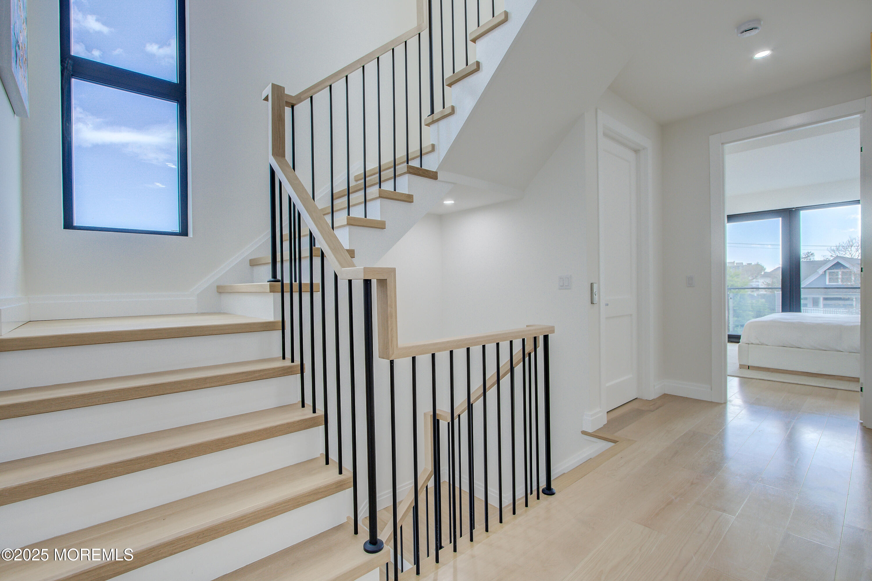 345 2nd Avenue, 11