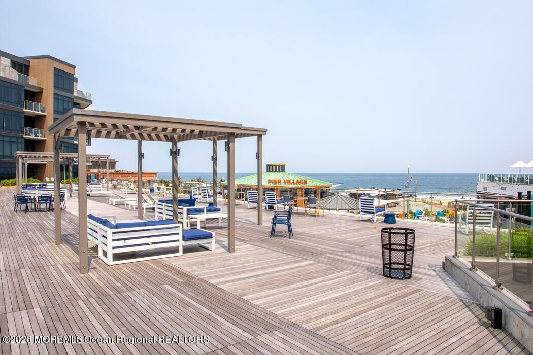 15 Morris Avenue 204