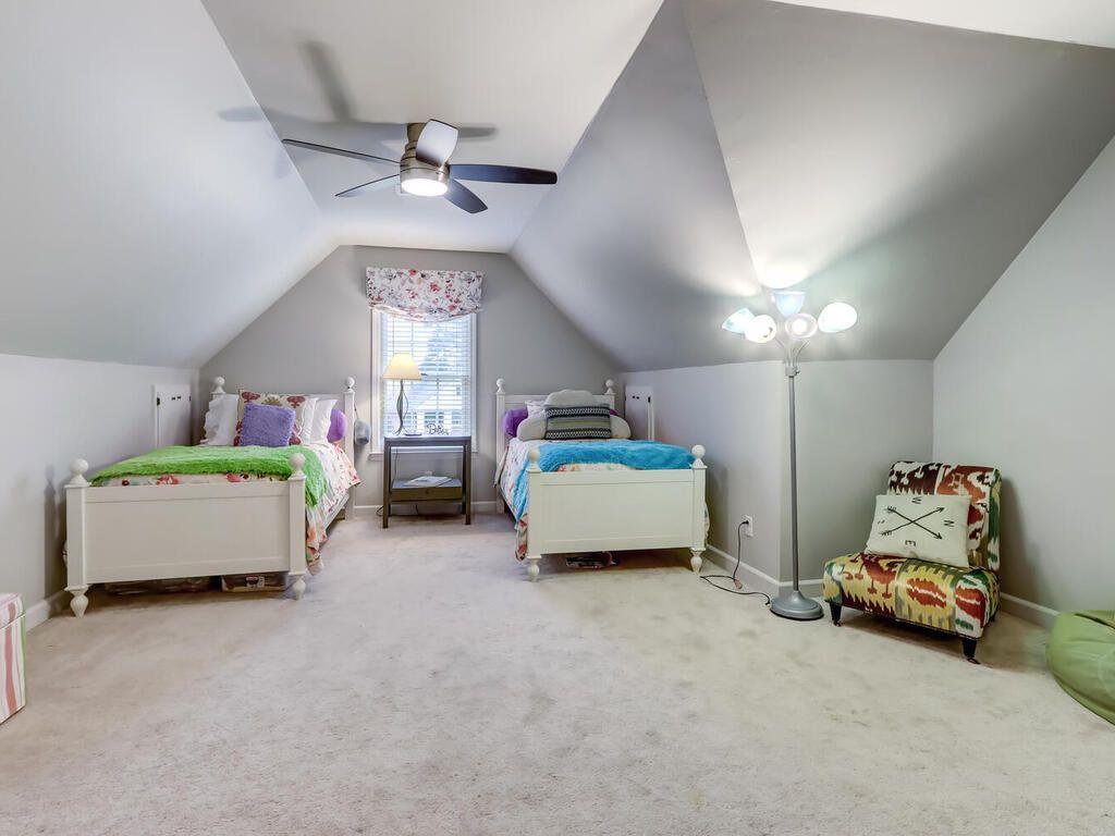 1100 SANTA FE Station