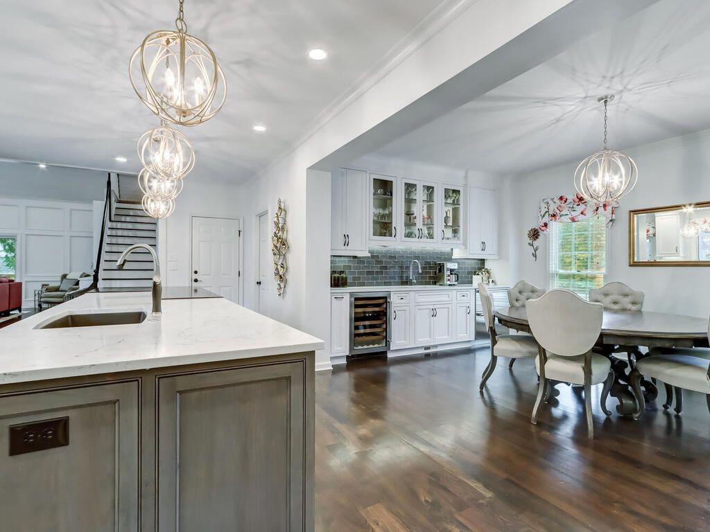 1100 SANTA FE Station